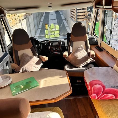 Terrain De Loisirs En Plein Centre De Lievin Camping Car 외부 사진