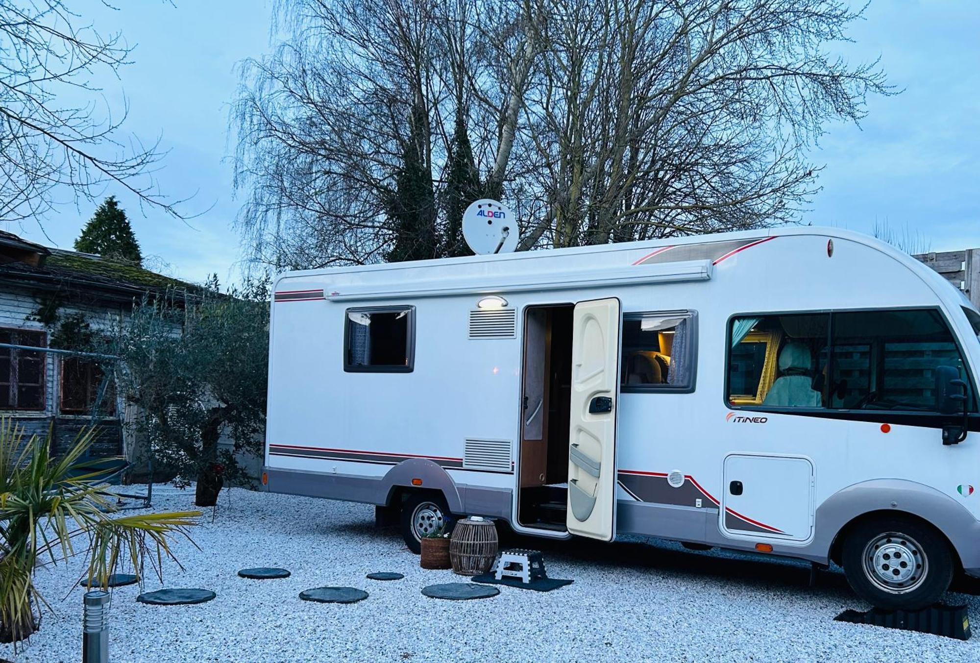 Terrain De Loisirs En Plein Centre De Lievin Camping Car 외부 사진